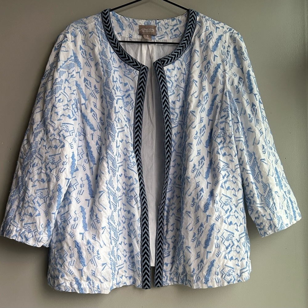 CHICO’s lined cotton jacket embroidered white blue
